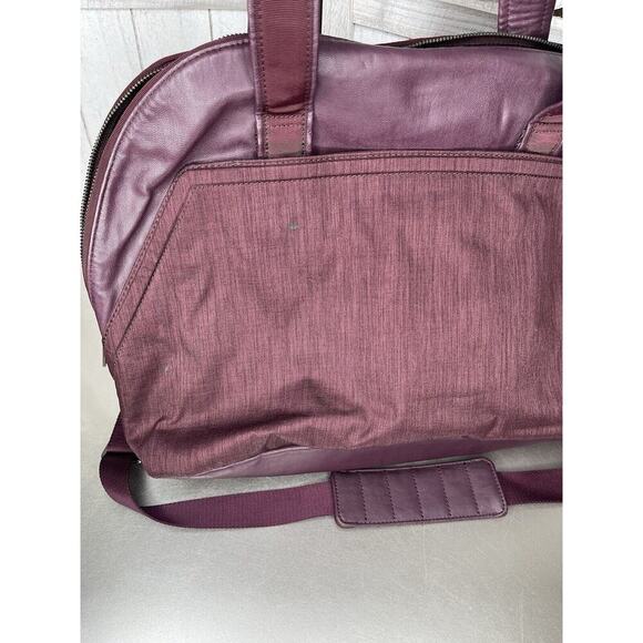 Lululemon Yin Time Purple Large XL Gym Travel Overnight Bag Multi Pocket - Picture 3 of 10